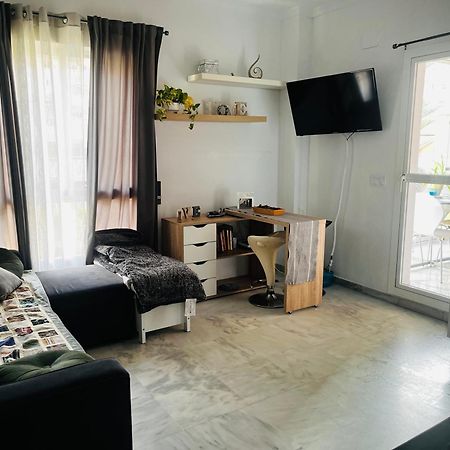 Piso En Zona Tranquila De - Torrequebrada Golf Benalmádena Exterior foto
