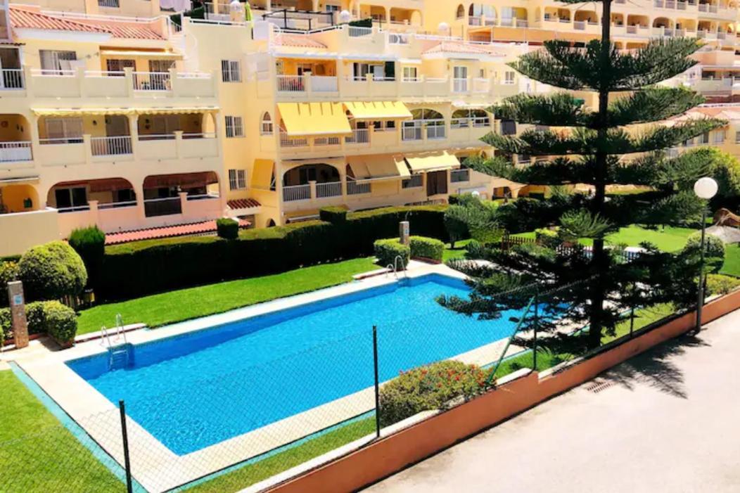 Piso En Zona Tranquila De - Torrequebrada Golf Benalmádena Exterior foto