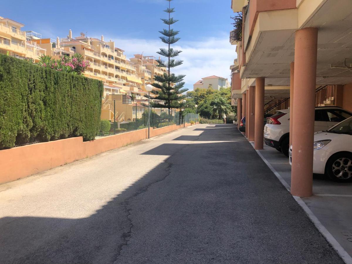 Piso En Zona Tranquila De - Torrequebrada Golf Benalmádena Exterior foto